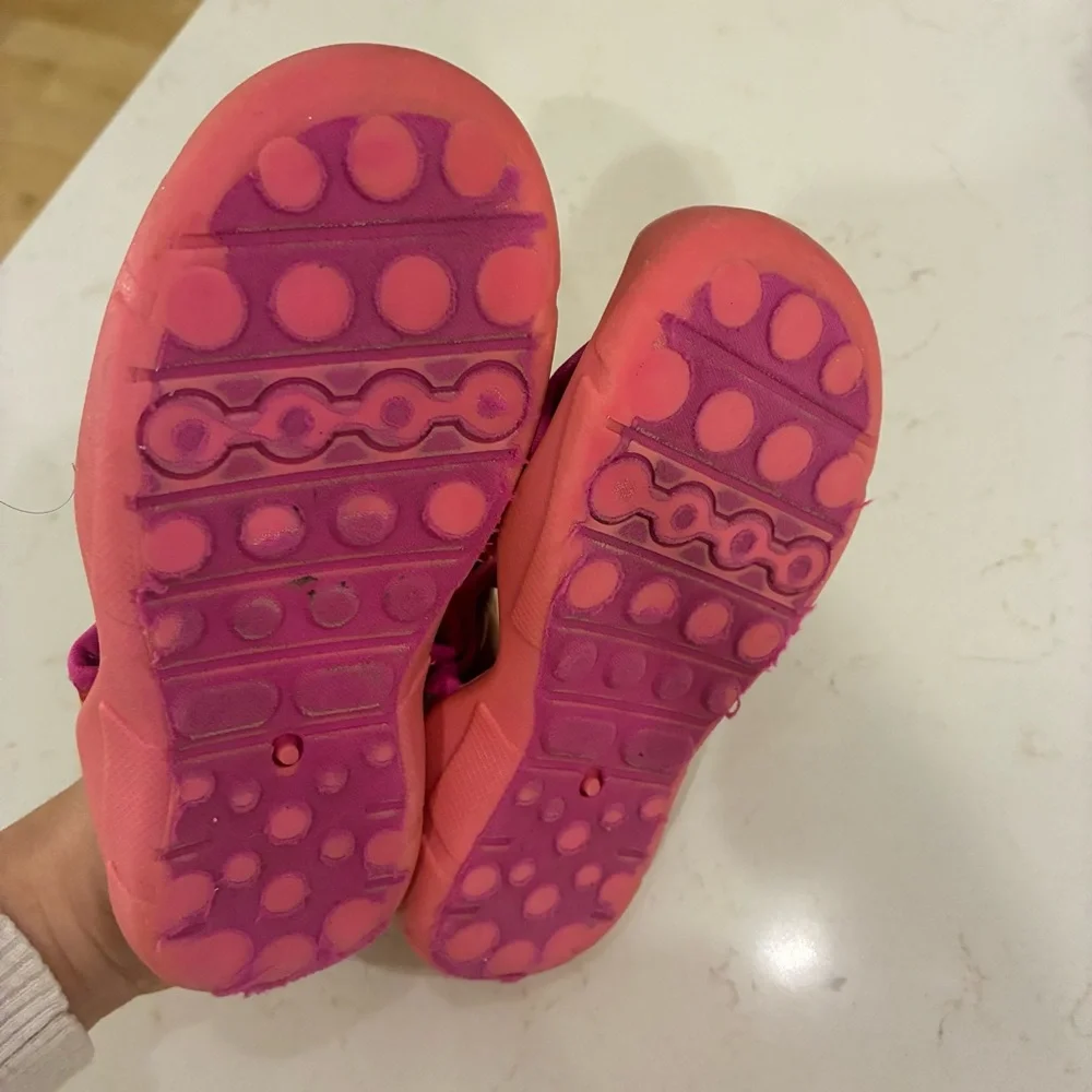 Crown Vintage Lil Splash water shoes